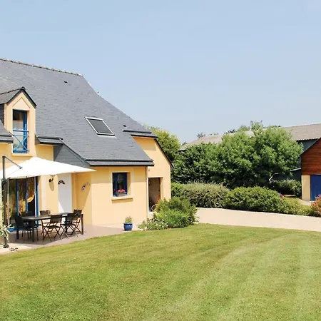 3 Bedroom Cozy Home In Lamballe-Armor Holiday home *
