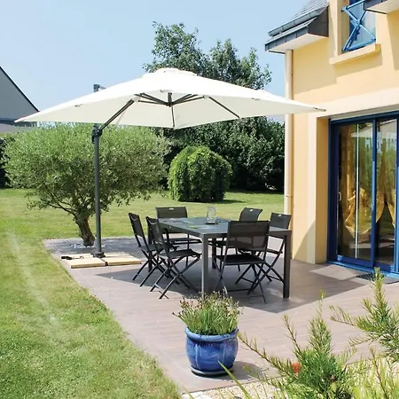 Holiday home 3 Bedroom Cozy Home In Lamballe-Armor